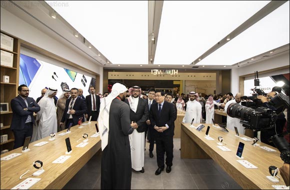 Huawei opens its First Flagship Store in Saudi Arabia